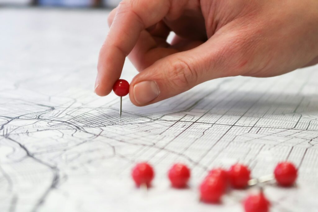 Placing a location pin on a city map - local citations for tree service companies
